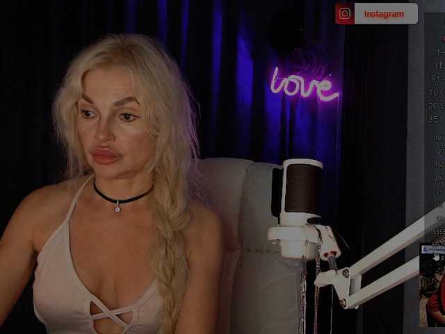 Margo77-1 live cam on BongaCams