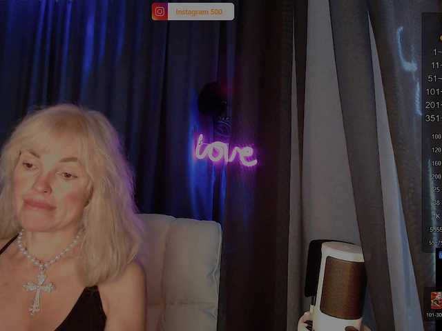 Margo77-1 live cam on BongaCams