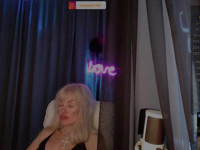 Margo77-1 live cam on BongaCams