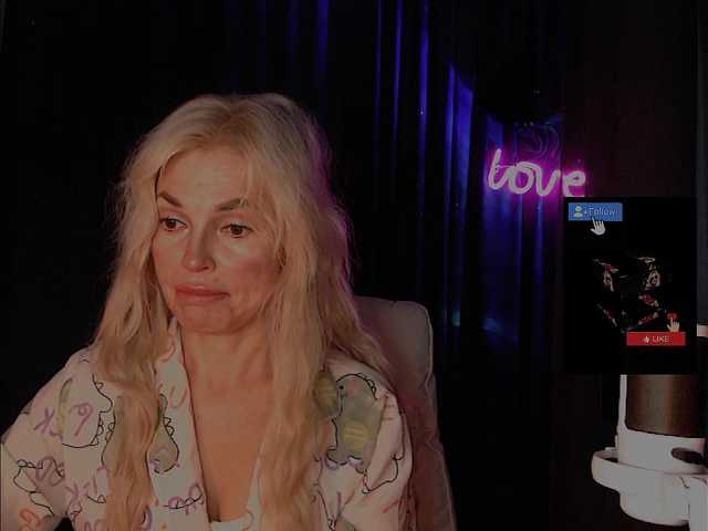 Margo77-1 live cam on BongaCams