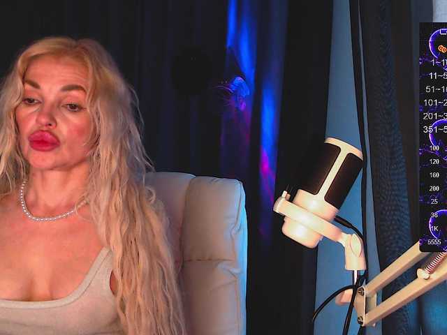 Margo77-1 live cam on BongaCams