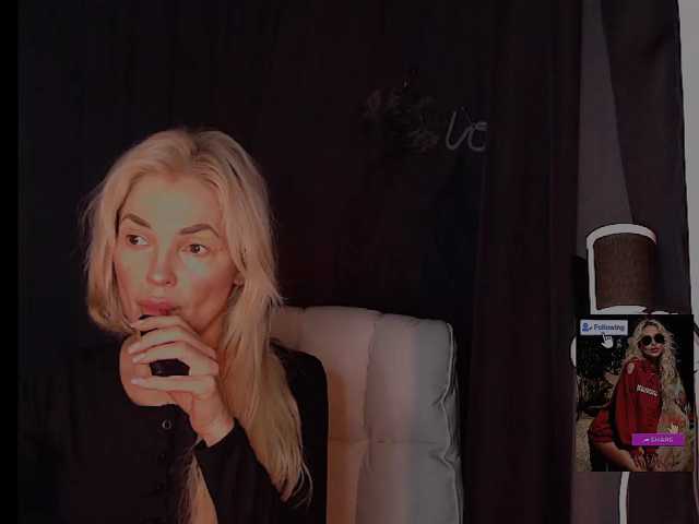 Margo77-1 live cam on BongaCams