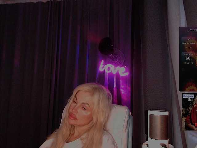 Margo77-1 live cam on BongaCams