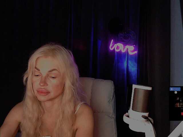 Margo77-1 live cam on BongaCams