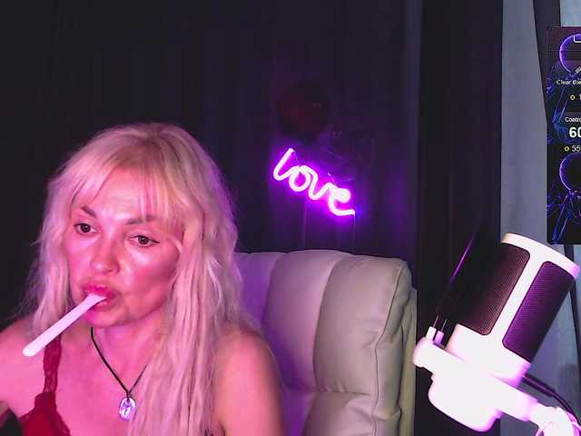 Margo77-1 live cam on BongaCams