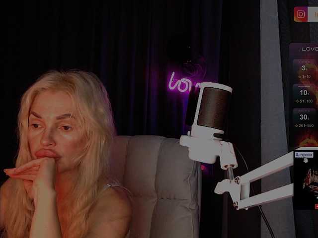 Margo77-1 live cam on BongaCams