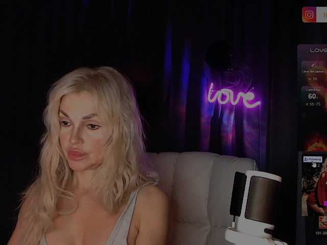 Margo77-1 live cam on BongaCams