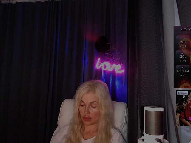 Margo77-1 live cam on BongaCams