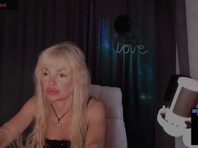 Margo77-1 live cam on BongaCams