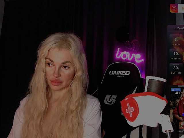 Margo77-1 live cam on BongaCams