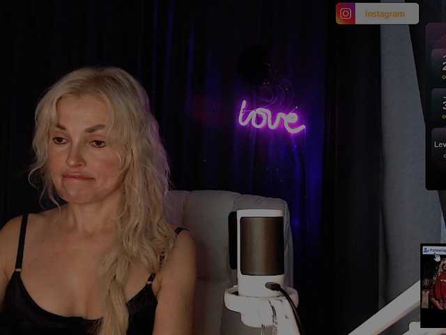 Margo77-1 live cam on BongaCams