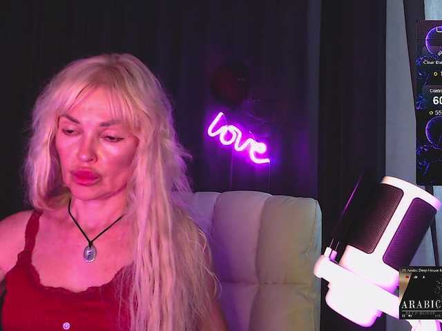 Margo77-1 live cam on BongaCams