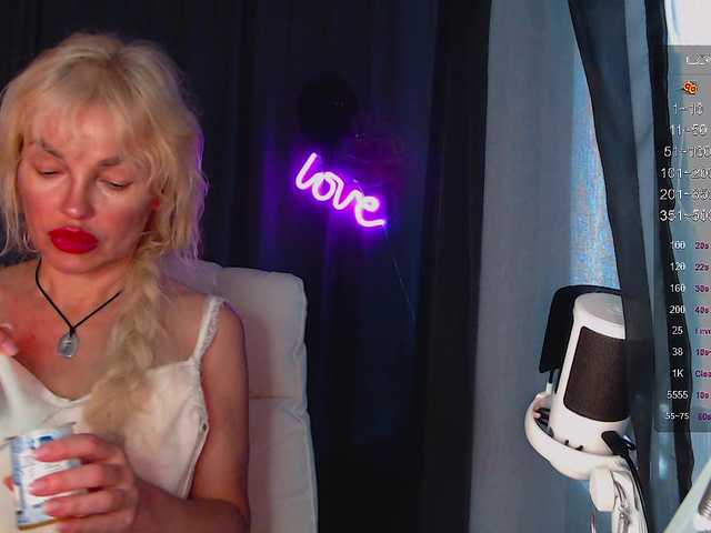 Margo77-1 live webcam show