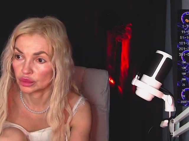 Margo77-1 live cam on BongaCams