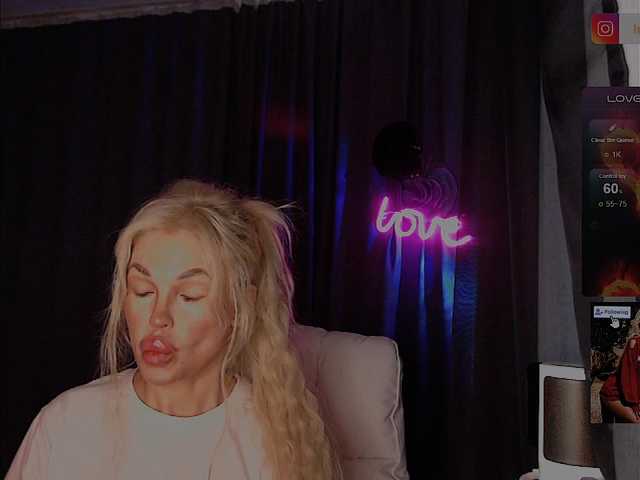 Margo77-1 live cam on BongaCams