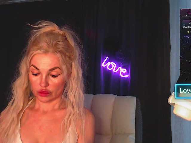 Margo77-1 live cam on BongaCams