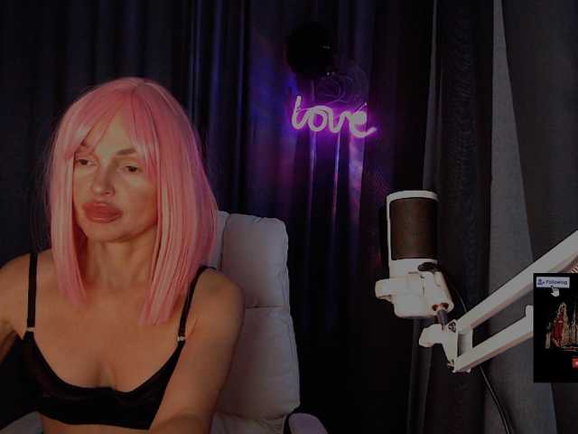 Margo77-1 live cam on BongaCams