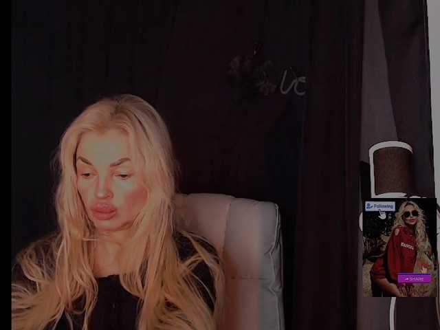 Margo77-1 live cam on BongaCams