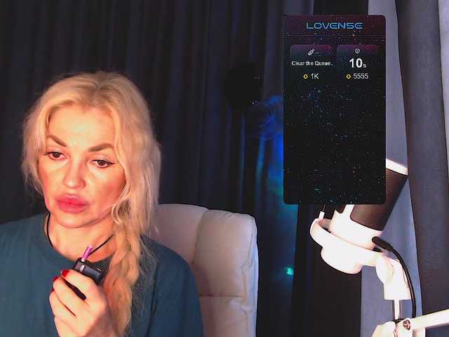 Margo77-1 live cam on BongaCams
