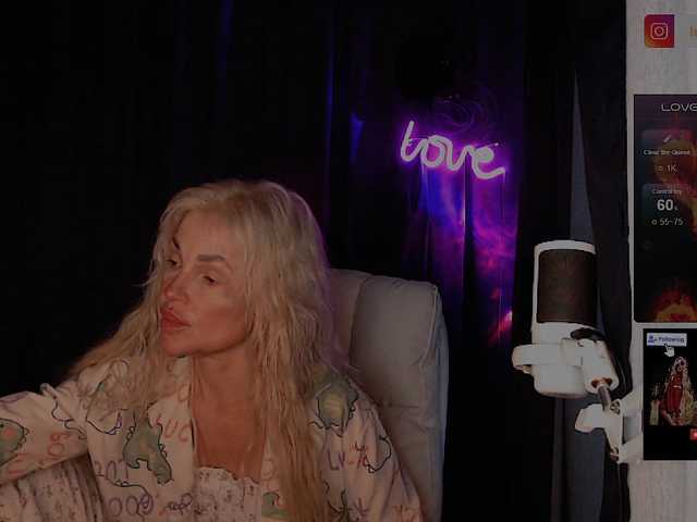 Margo77-1 live cam on BongaCams