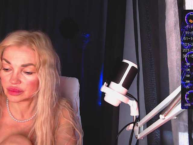 Margo77-1 live cam on BongaCams
