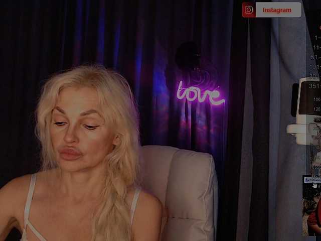 Margo77-1 live cam on BongaCams