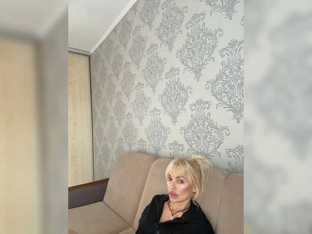 Margo77-1 live cam on BongaCams