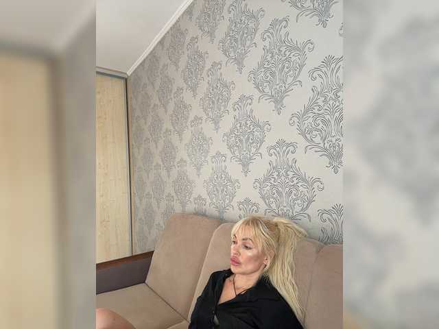 Margo77-1 live cam on BongaCams