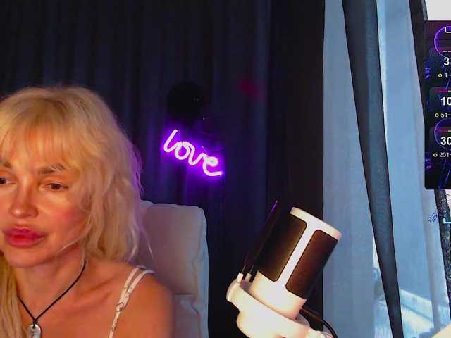 Margo77-1 live webcam show