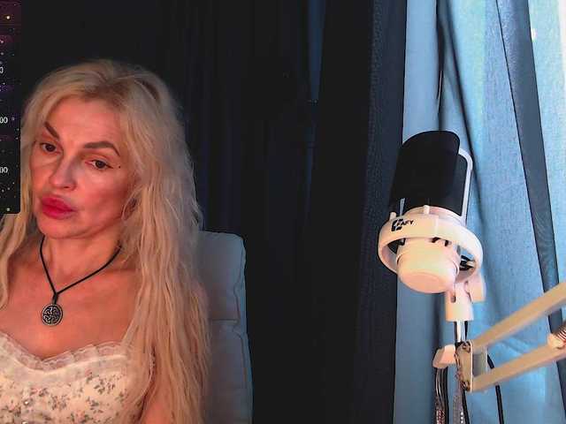 Margo77-1 live cam on BongaCams
