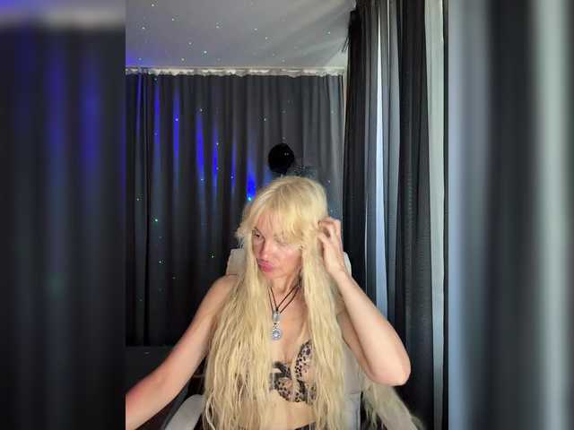 Margo77-1 live cam on BongaCams