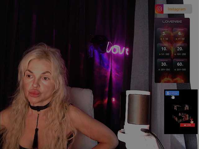 Margo77-1 live cam on BongaCams