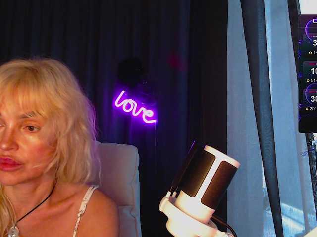Margo77-1 live webcam show