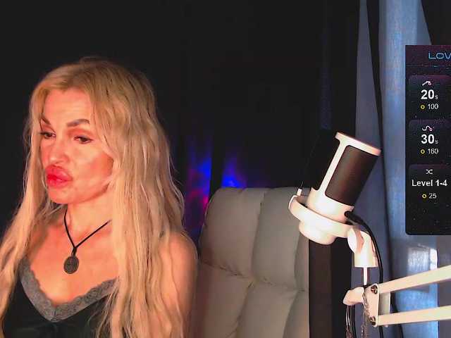 Margo77-1 live cam on BongaCams
