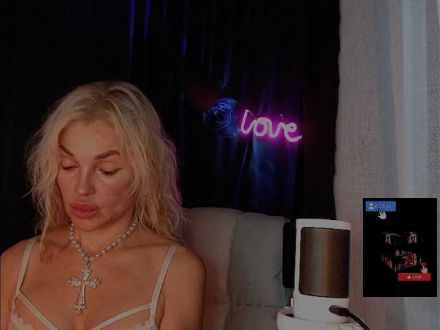 Margo77-1 live cam on BongaCams