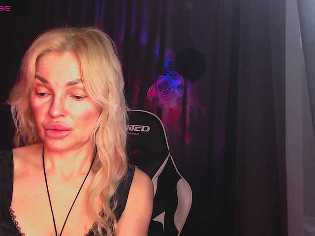 Margo77-1's BongaCams show and profile