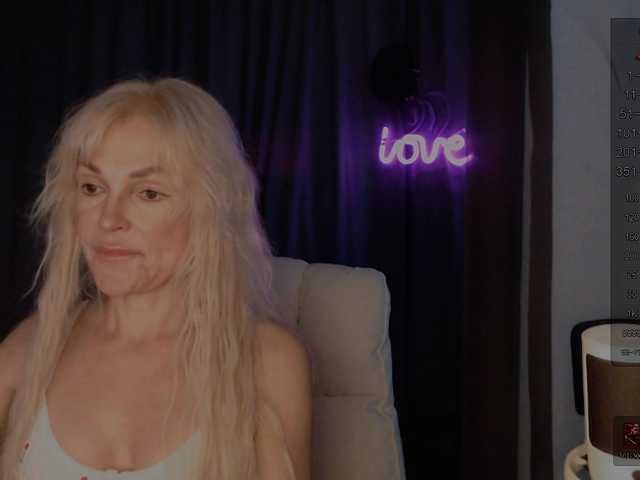 Margo77-1 live cam on BongaCams