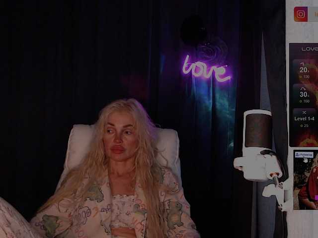Margo77-1 live cam on BongaCams