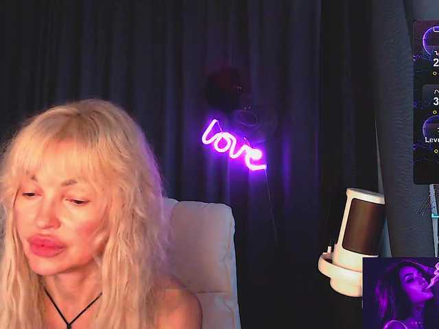 Margo77-1 live cam on BongaCams