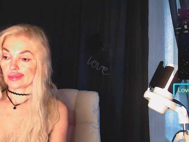 Margo77-1 live cam on BongaCams