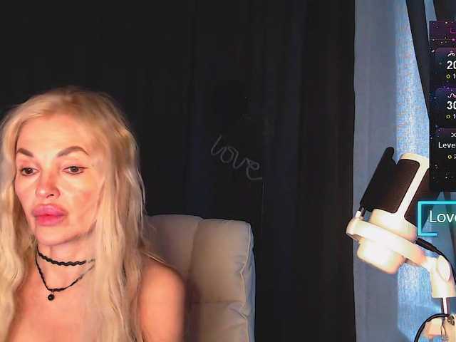 Margo77-1 live cam on BongaCams