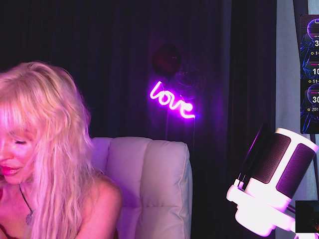 Margo77-1 live cam on BongaCams