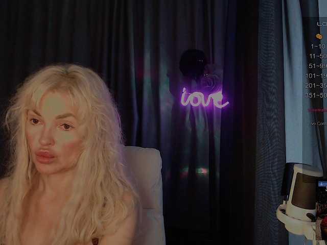 Margo77-1 live cam on BongaCams