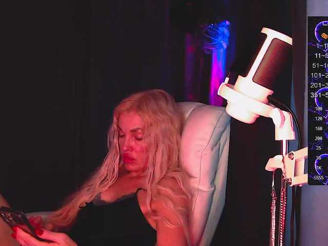 Margo77-1 live cam on BongaCams