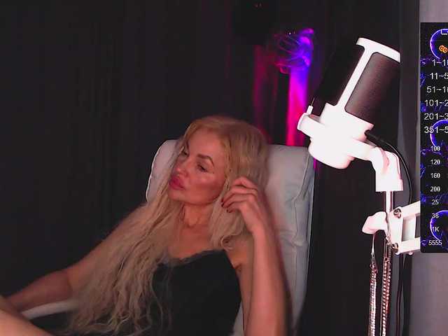 Margo77-1 live cam on BongaCams