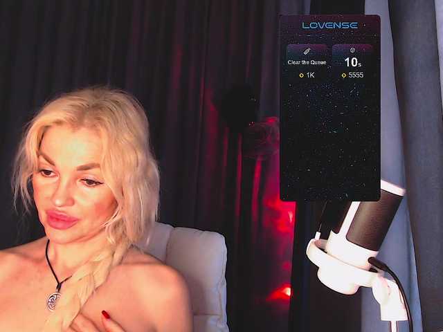 Margo77-1 live cam on BongaCams