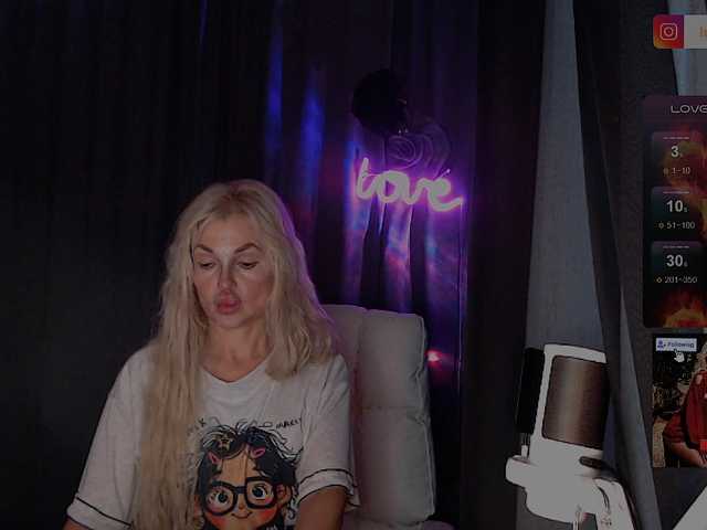 Margo77-1 live cam on BongaCams