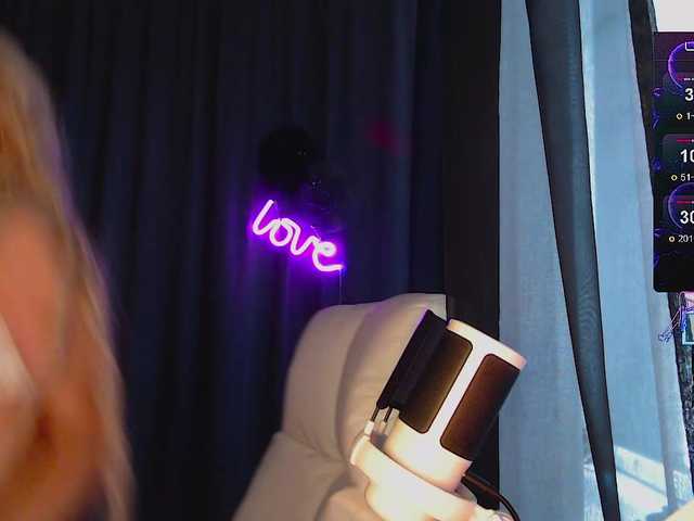Margo77-1 live webcam show