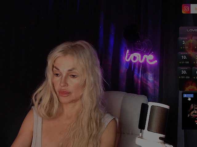 Margo77-1 live cam on BongaCams