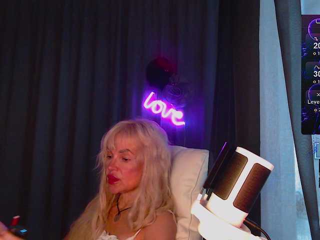 Margo77-1 live webcam show